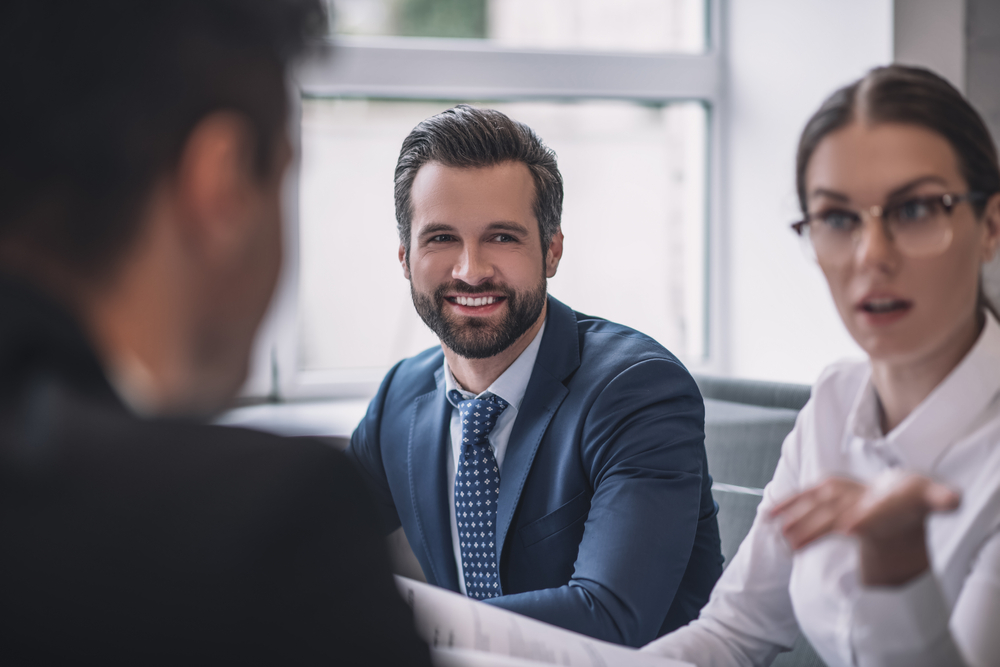 Réunion de personnes en mileu professionnels